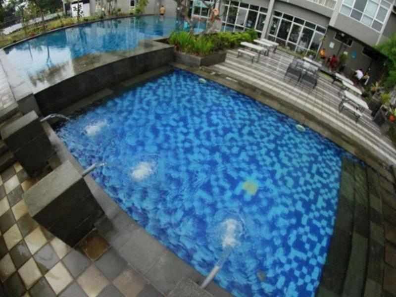 Valore Hotel Cimahi Exteriör bild