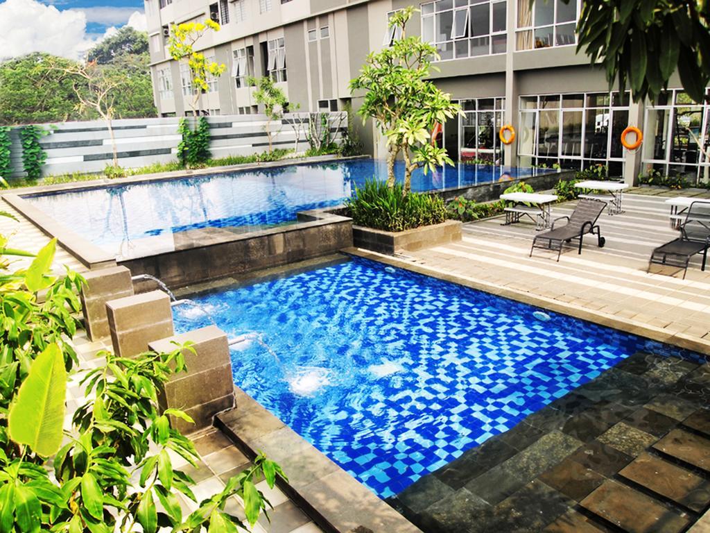 Valore Hotel Cimahi Exteriör bild