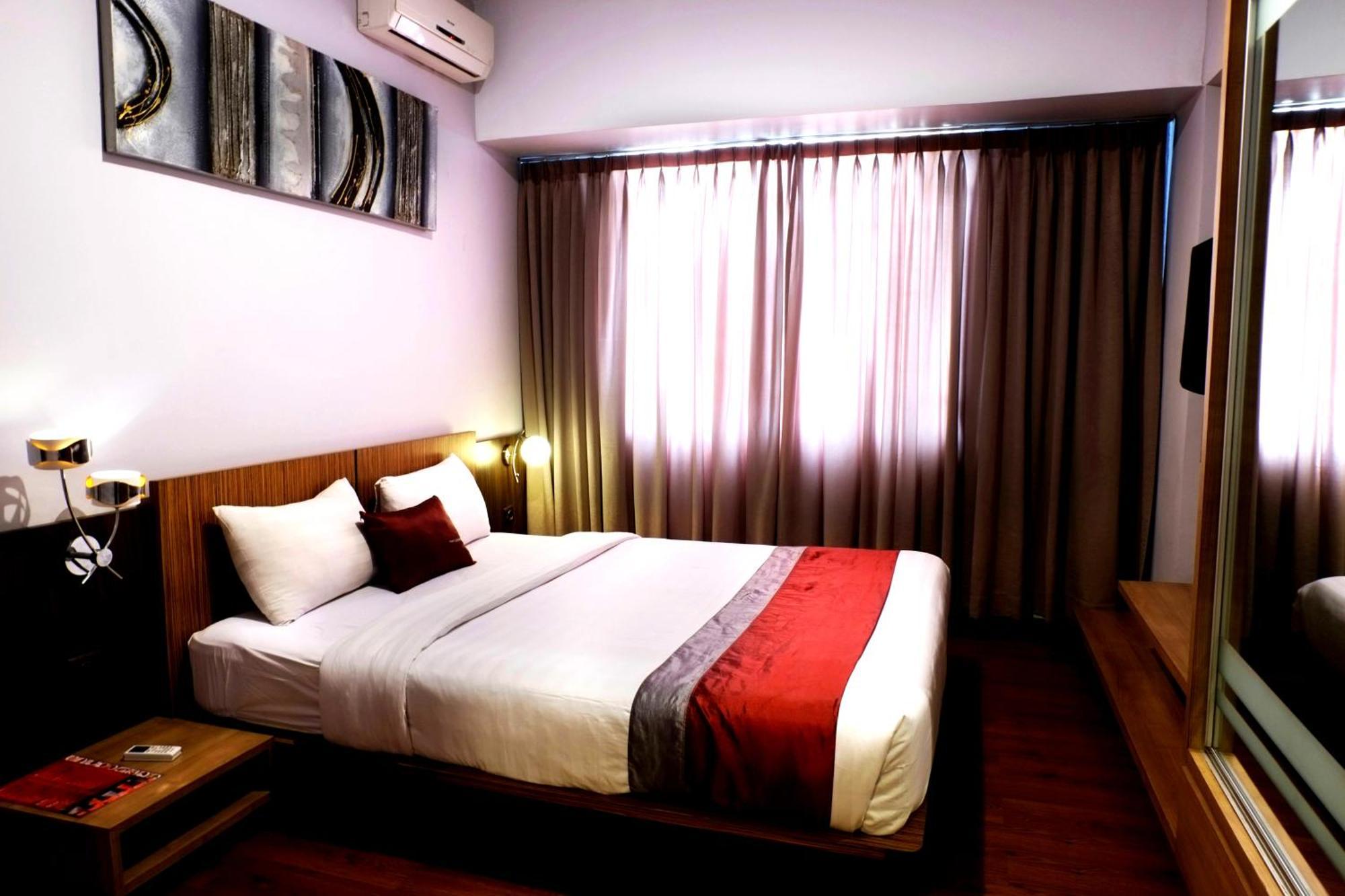Valore Hotel Cimahi Exteriör bild