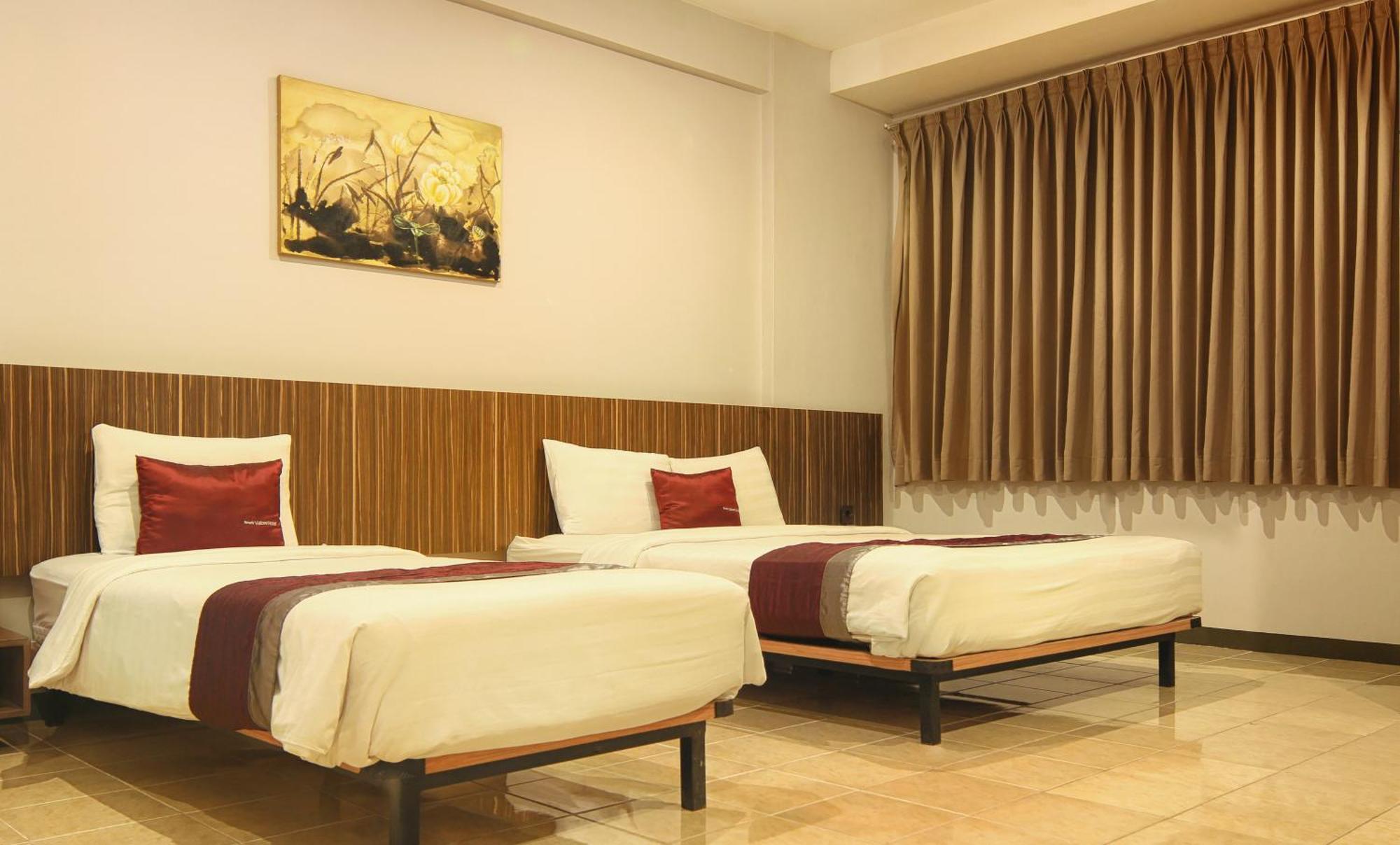 Valore Hotel Cimahi Exteriör bild