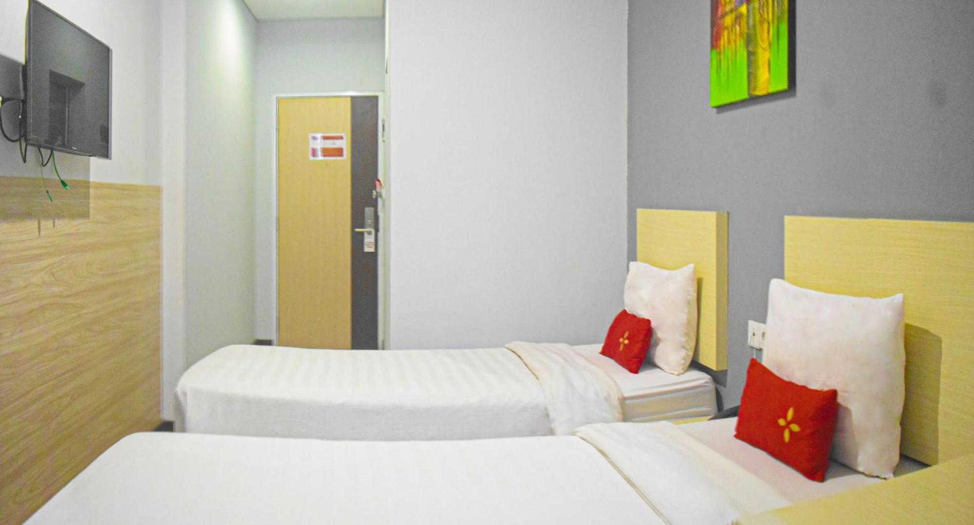 Valore Hotel Cimahi Exteriör bild
