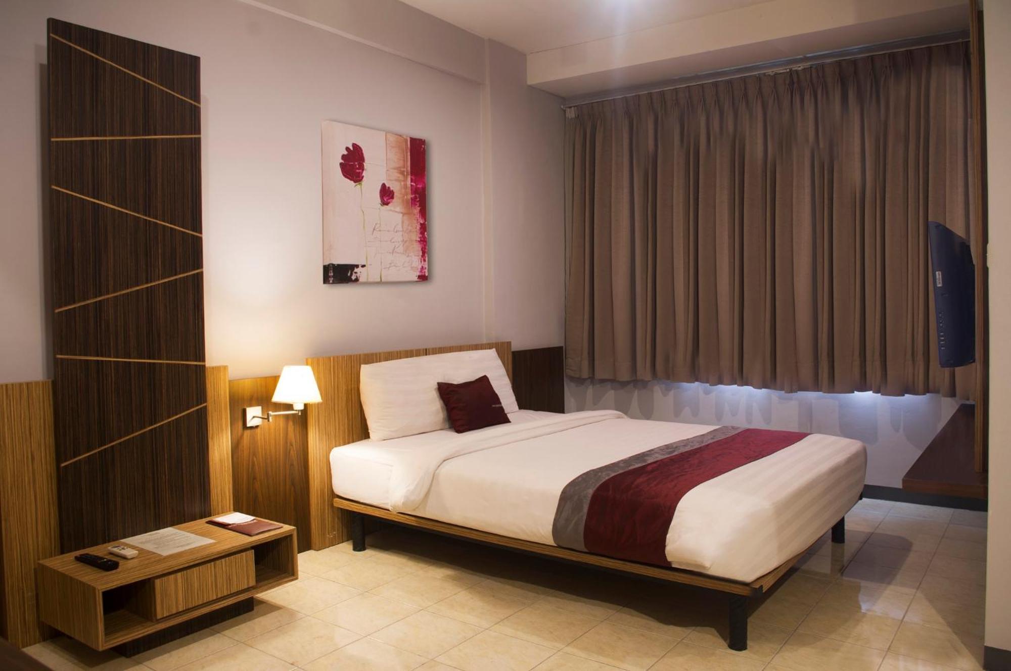 Valore Hotel Cimahi Exteriör bild